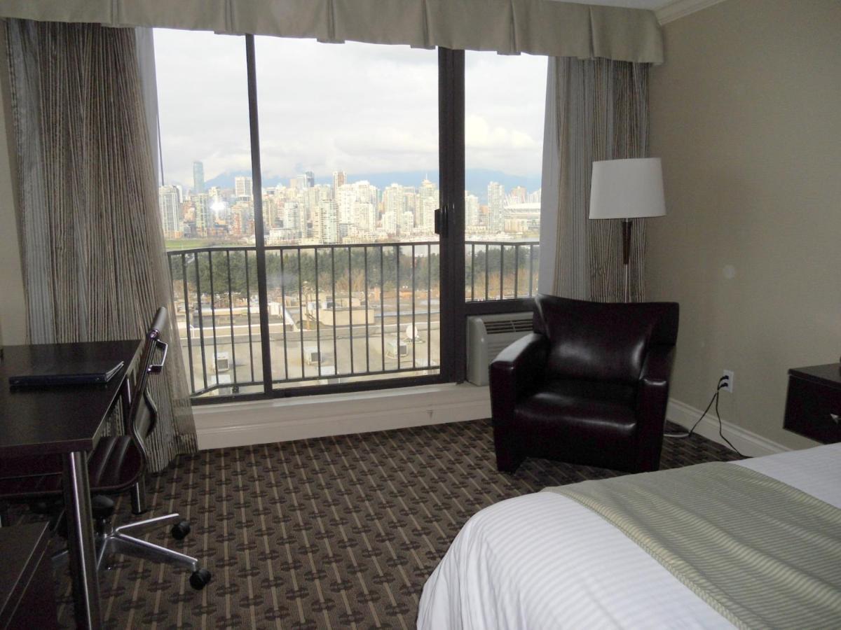Park Inn & Suites By Radisson Vancouver Exterior foto
